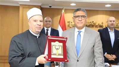 محافظ الجيزة يكرم مديري مديريتَي الأوقاف والشؤون الصحية السابقين لانتهاء مدة خدمتهما