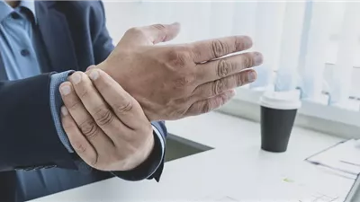 طبيبة تكشف العلامات المبكرة لمرض التصلب الجانبي الضموري