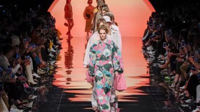 فندي تتألق بالألوان في عرض ربيع وصيف 2026 بميلانو