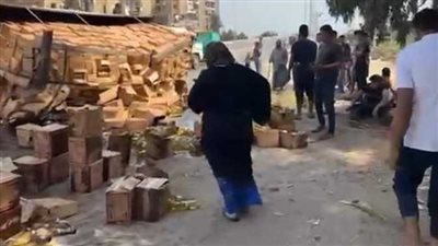 انفجار إطار يشعل كارثة زيت التموين على الأسفلت بطريق المحلة