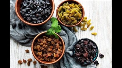 طريقة تحويل العنب الطازج إلى زبيب طبيعي منزلي بخطوات سهلة