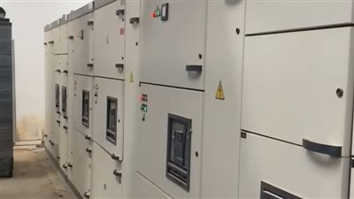 تركيب وتشغيل جهاز AVR لتثبيت التيار الكهربائي بمستشفى الطوارئ بجامعة سوهاج 