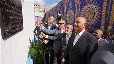 وزير البترول ومحافظ الإسكندرية يفتتحان تطوير قري منطقة كينج مريوط