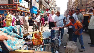 رئيس حي السلام أول يقود حملة موسعة لإزالة الإشغالات بشارع جمال عبد الناصر