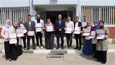 مياه الفيوم تكرم العاملين بالمعامل لحصولهم على المركز الأول لتقييم الشركات