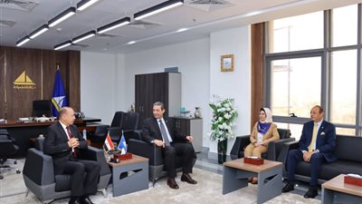 محافظ دمياط يبحث أوجه التعاون المشترك مع رئيس جامعة المنصورة