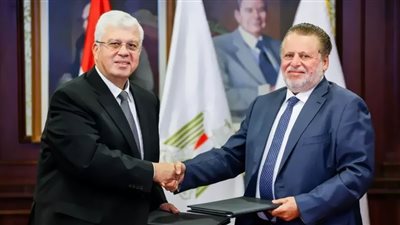 ﻣﻨﺢ ﺟﺎﻣﻌﻴﺔ ﻟﻠﻤﺘﻔﻮﻗﻴﻦ واﻟﻤﺘﻀﺮرﻳﻦ ﻣﻦ ﺗﻮﻗﻒ اﻟﻤﻌﻮﻧﺔ اﻷﻣﺮﻳﻜﻴﺔ