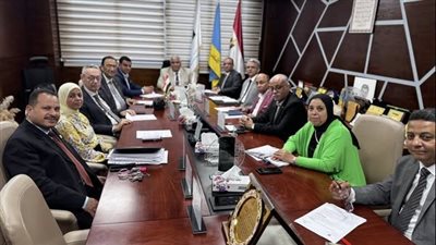 رئيس جامعة برج العرب بالاسكندرية يؤكد يلزم الارتقاء بالمنظومة التعليمية والتدريبية