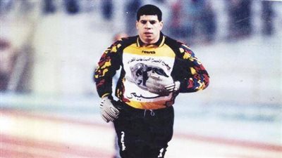 موقف اللاعبين السابقين من سياسة الأهلي الجديدة يثير الجدل