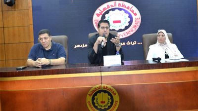 نائب محافظ الدقهلية يلتقى مكلفات الخدمة العامة لتوزيعهن على الإدارات 