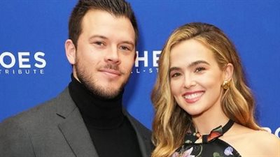 زوي دويتش تعلن خطوبتها على جيمي تاترو: 