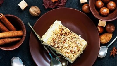 طريقة عمل حلى التمر بالبسكويت والقشطة