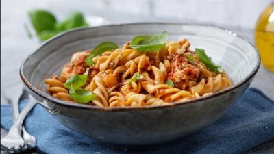 طريقة عمل باستا التونة بالصلصة الطازجة