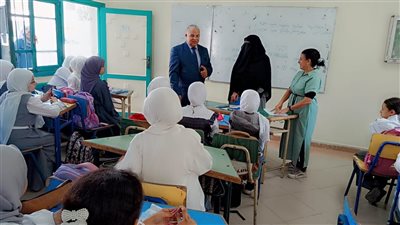 وكيل تعليم الفيوم يقوم بجولة ميدانية فى مدارس إدارة شرق