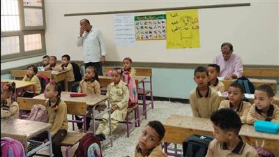 وكيل تعليمية نجع حمادي يتفقد مدرستي نجع موسي علام وشركة السكر 