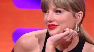 تايلور سويفت تتحدث للمرة الأولى عن عرض الزواج من ترافيس كيلسي