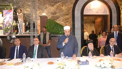 وكيل أوقاف أسيوط يعلن رسالة السلام بحضور البابا تواضروس الثاني .. صور