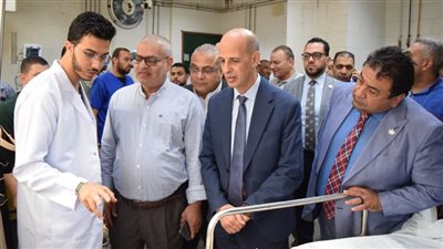 حادث انقلاب ميكروباص بطريق الفيوم يصيب 19 طالبًا بجامعات بني سويف