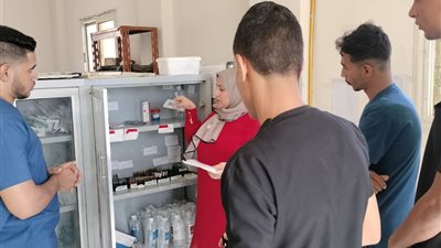 صحة البحر الأحمر تتابع تطبيق معايير الحوكمة والانضباط الإداري