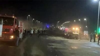 عودة  حركة المرور للطريق الزراعي بعد انقلاب سيارة نقل