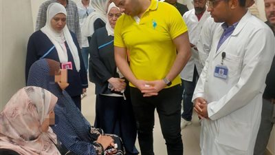 في زيارة مفاجئة.. وكيل وزارة الصحة بالبحيرة يتفقد مستشفى بدر المركزي 