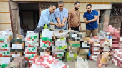 ضبط مخزن بدون ترخيص يحتوي على سلع غذائية منتهية الصلاحية بالبحيرة