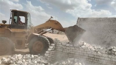 إزالة تعديات على 3 أفدنة واسترداد أملاك الدولة ضمن الموجة 27 بالشرقية