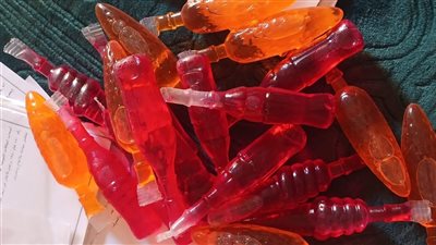 ضبط 1620 عبوة مشروب سكري منتهية الصلاحية بالفيوم 