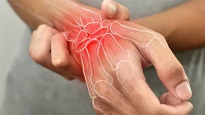 الجلوس لفترات طويلة قد يؤدي إلى التهاب المفاصل.. كيفية الوقاية منه