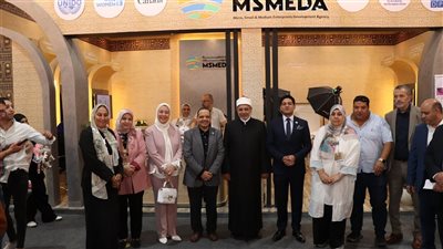 رئيس جامعة الأزهر يشيد بمعرض 