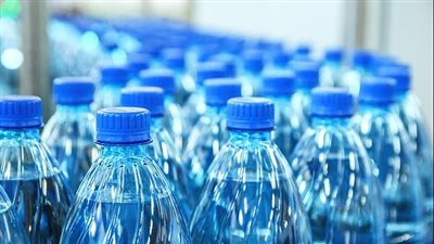 احذر شرب المياه المعبأة بعد انتهاء صلاحيتها لهذه الأسباب 