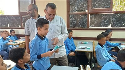 مدير تعليم أبو تشت يتفقد الفصول الدراسية وحجرات الأنشطة المعامل والمكتبة المدرسية