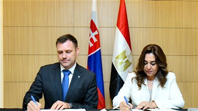 مصر وسلوفاكيا توقعان مذكرة تفاهم في مجال حماية البيئة وتغير المناخ