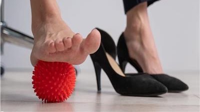 التهاب اللفافة الأخمصية تصيب النساء في منتصف العمر| طرق فعالة للعلاج