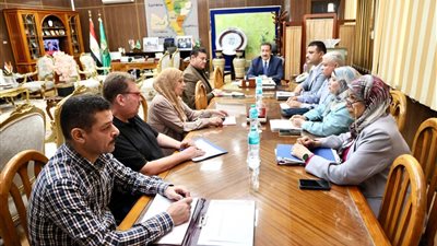 محافظ المنوفية يناقش مشروعات الخطة الاستثمارية الجديدة وهيئة الأبنية التعليمية