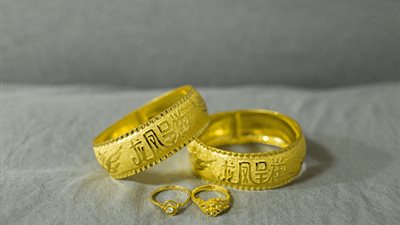 فيديو.. حكم اللقطة في المال والذهب إذا لم يعلم صاحبها