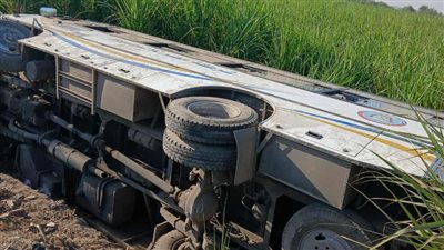 النيابة تحفظت على أتوبيس الألومنيوم بعد إصابة 19 عاملا بنجع حمادي