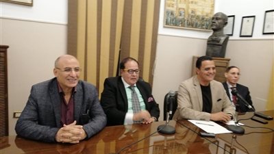 المبدعون والذكاء الاصطناعي تحديات وعيوب.. ندوة باتحاد الكتاب