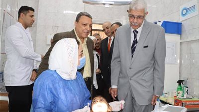 رئيس جامعة المنوفية يتفقد مستشفى منشأة سلطان الجامعي