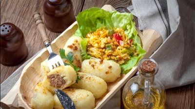محشي البطاطس باللحم.. وصفة غنية ومثالية لعزائم العائلة