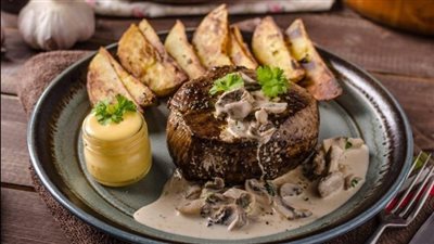 ستيك الفيليه الفرنسي بصوص المشروم والكريمة