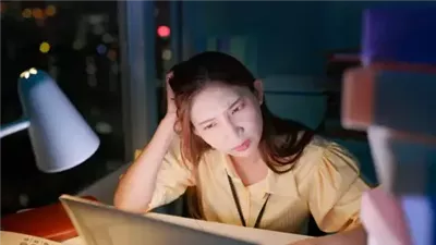 العلماء يحذرون: عقل الإنسان يفقد توازنه بعد منتصف الليل