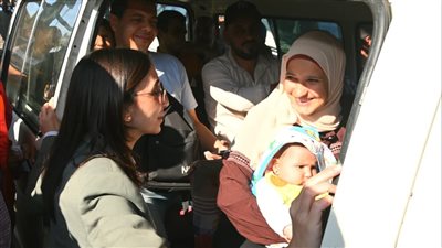 محافظ البحيرة تتفقد مجمع مواقف دمنهور