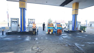 محافظ كفر الشيخ يتفقد محطات الوقود