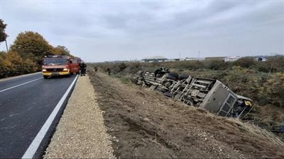 مصرع 3 وإصابة 39 في انقلاب حافلة تقل عمال بصربيا