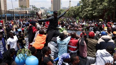 مقتل 4 وإصابة العشرات في جنازة زعيم المعارضة الكينية