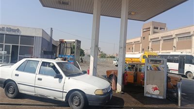 حملات على المواقف ومحطات الوقود بأسيوط لضبط المخالفين ومنع استغلال المواطنين