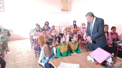 مدير تعليم البحيرة يتفقد مدارس إدارة مركز كفر الدوار التعليمية 