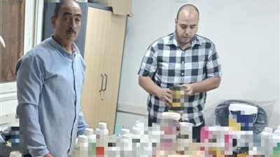 ضبط طن أعلاف مجهولة المصدر داخل أحد محلات الأعلاف بالبحيرة