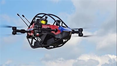 سباقات السيارات الطائرة تفتح فصلا جديدا في عالم النقل الجوي